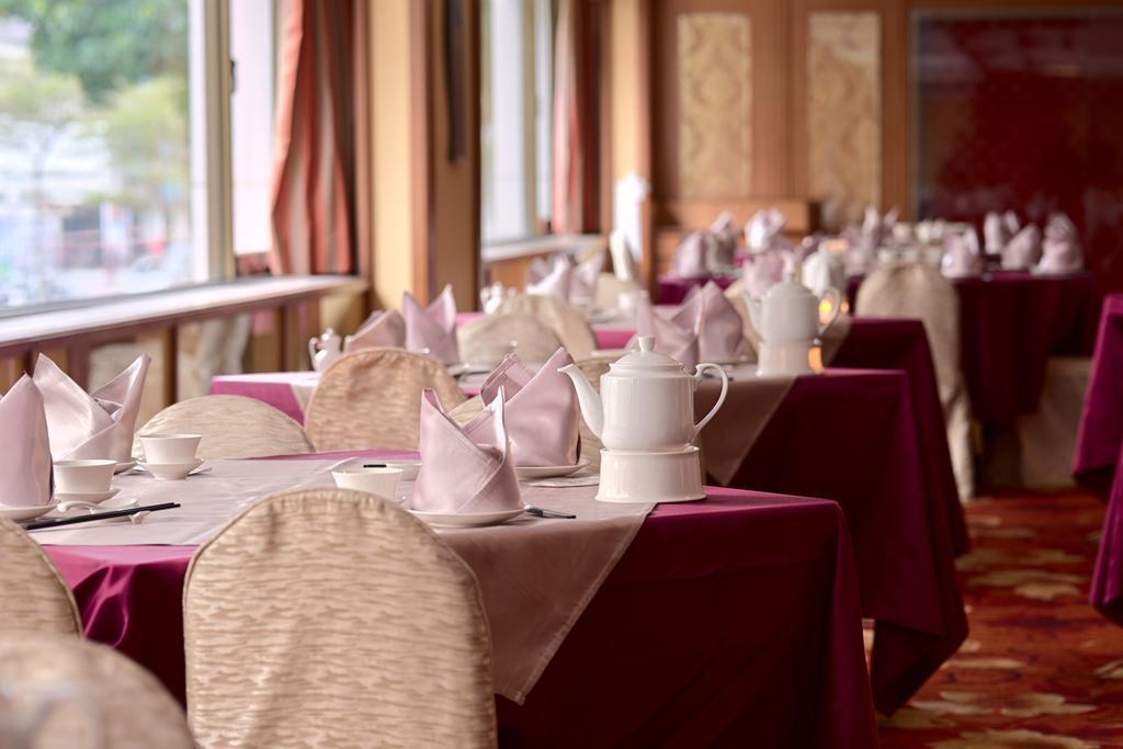 Gala Hotel Тайпей Екстериор снимка