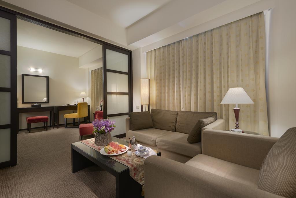 Gala Hotel Тайпей Екстериор снимка