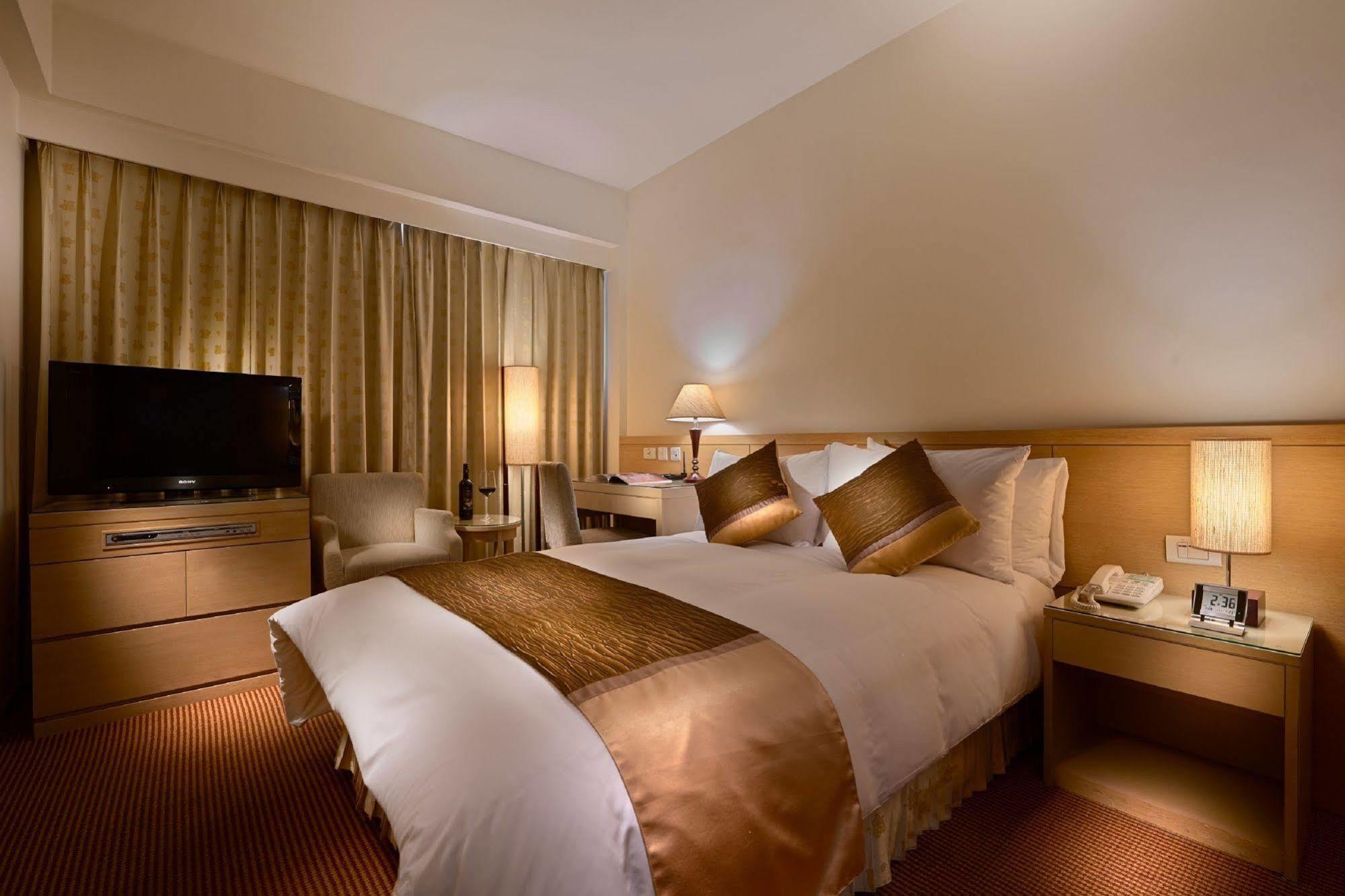 Gala Hotel Тайпей Екстериор снимка