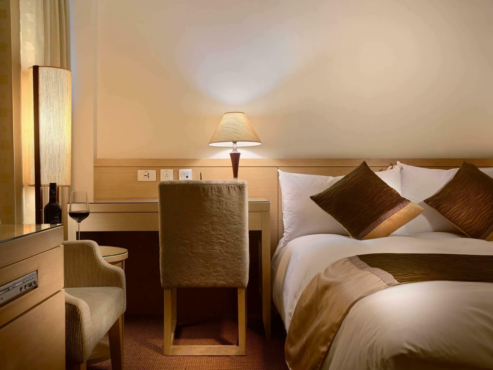 Gala Hotel Тайпей Екстериор снимка